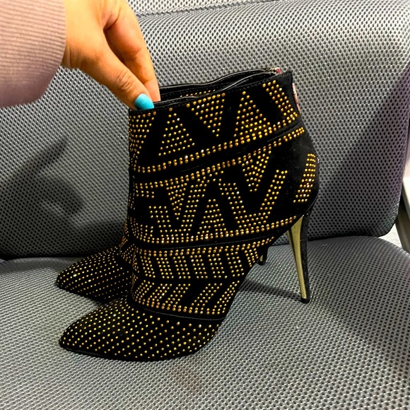 Thalia Sodi gold detail black angle boots. - Picture 3 of 13